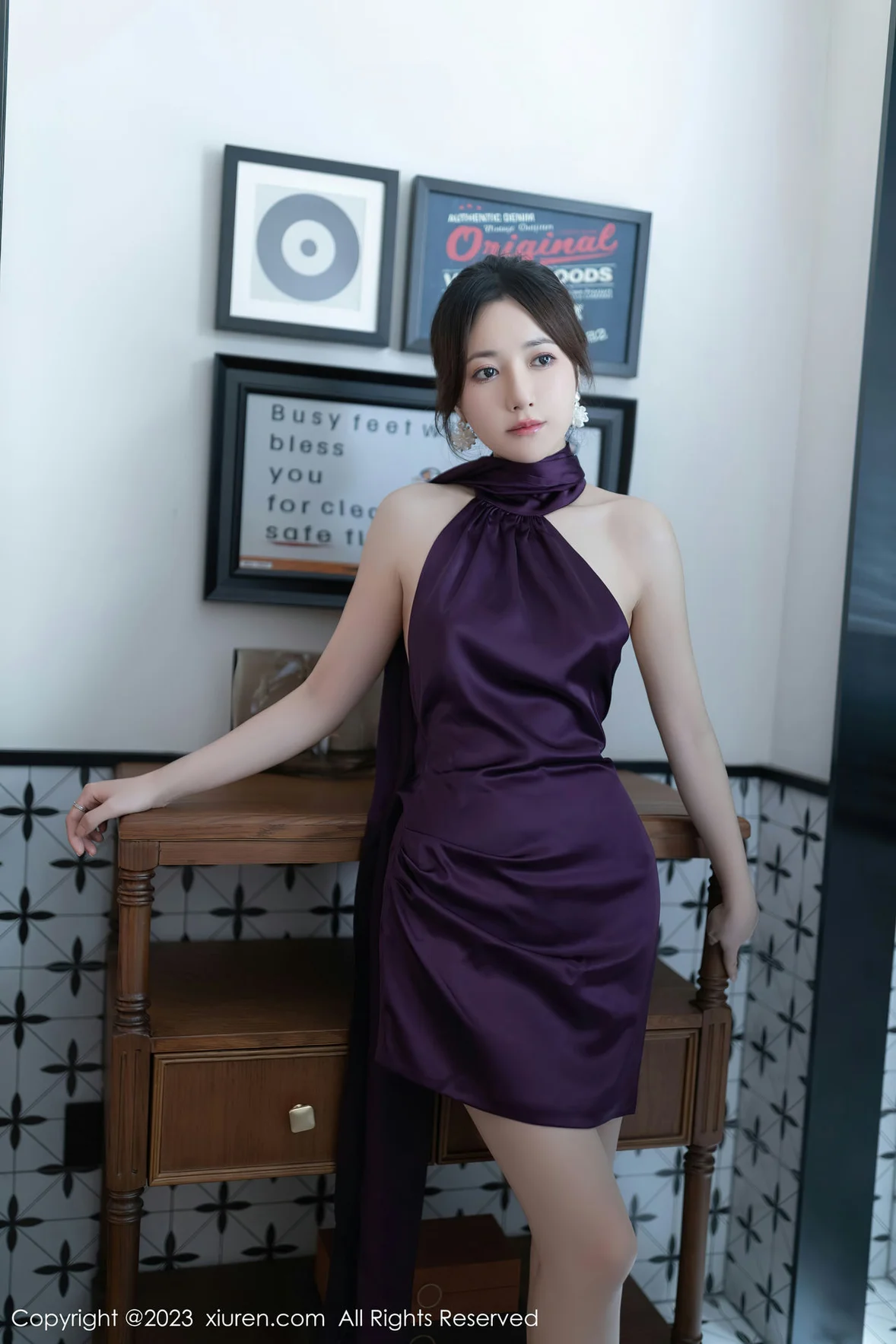 XiuRen 秀人 No.7324 鱼子酱Fish 连衣短裙性感写真 [82P]插图1