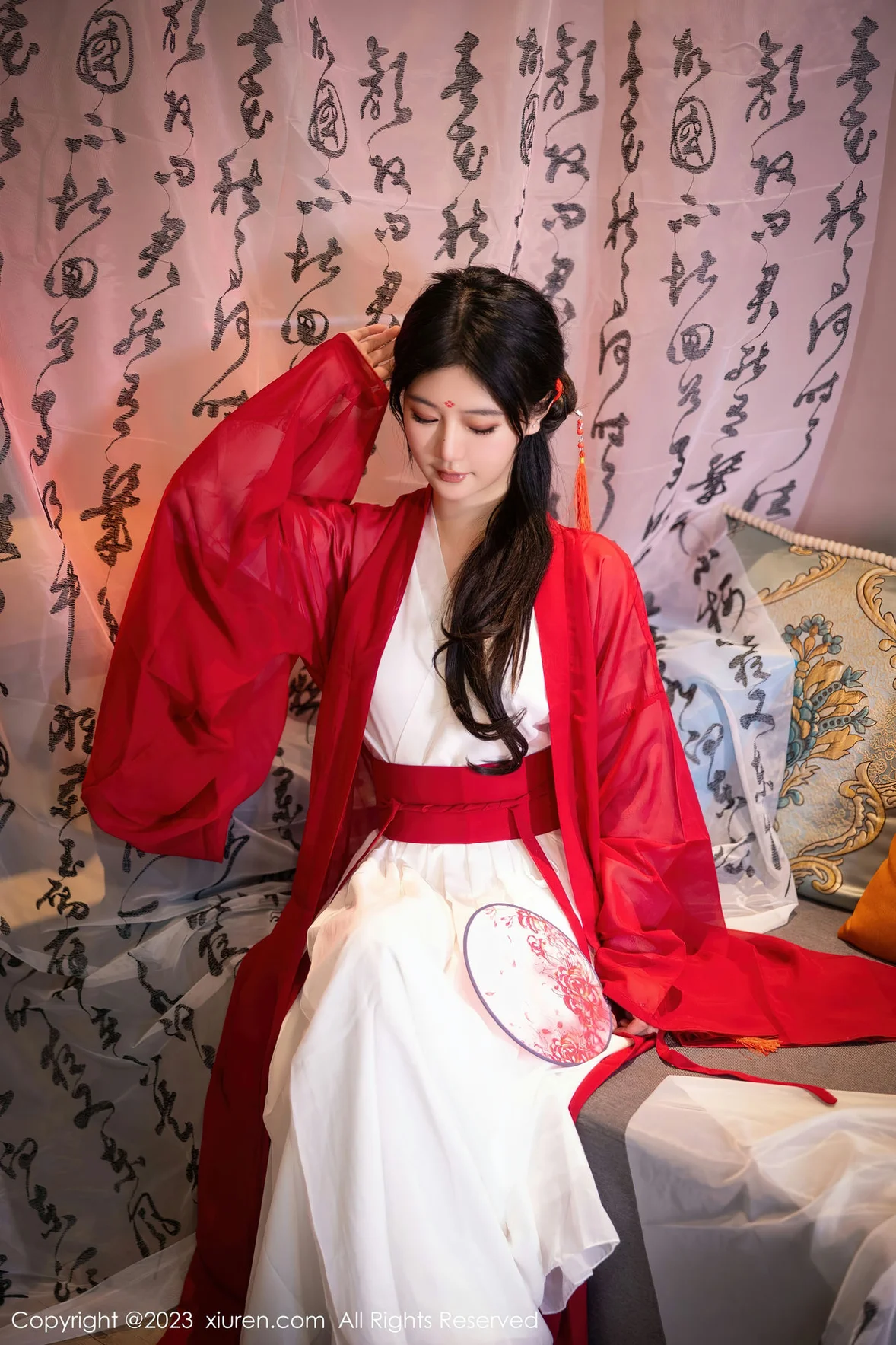 XiuRen 秀人 No.7192 幼幼 红色古装性感写真 [93P]插图1