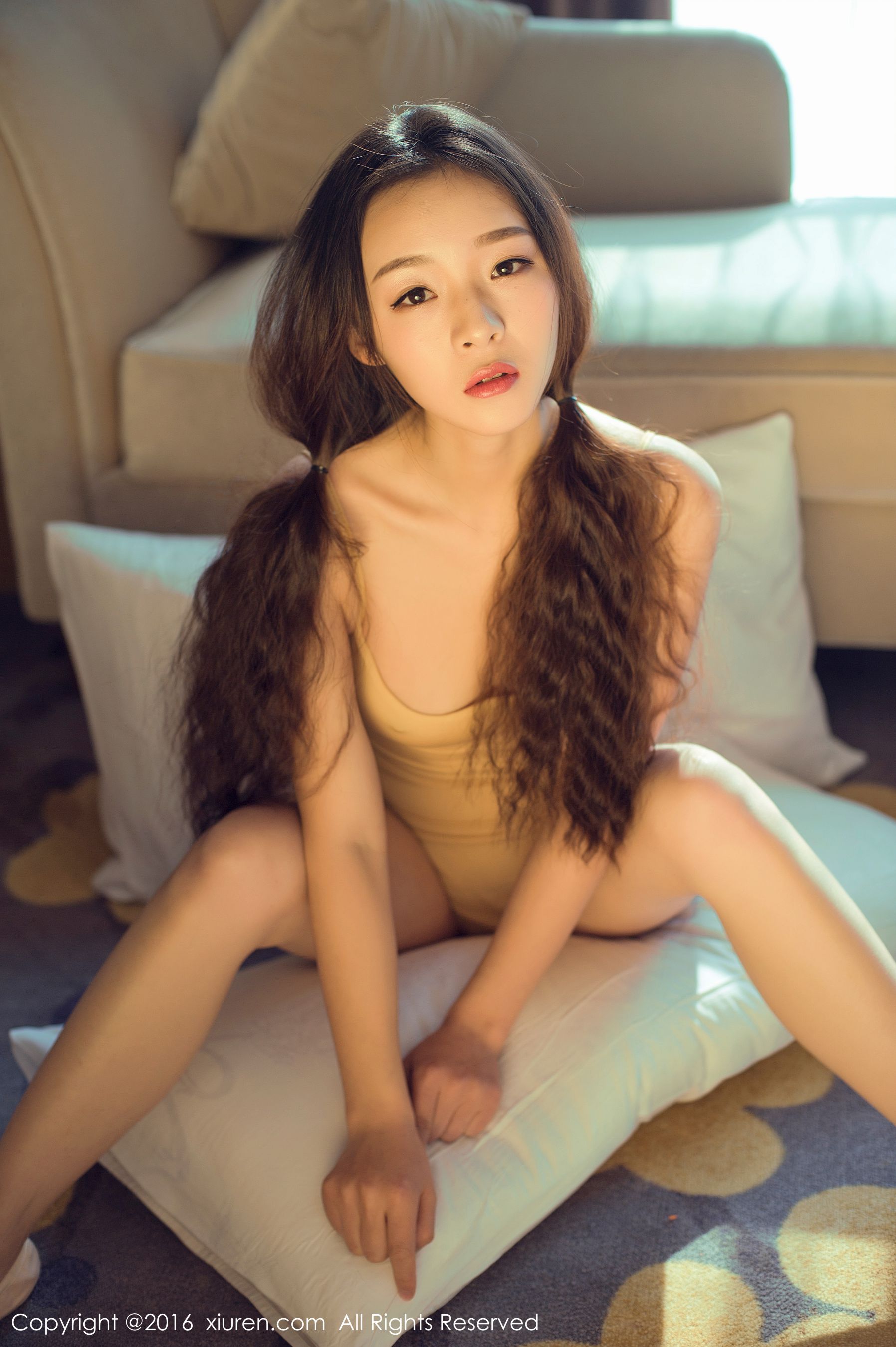 尤Una娜《天然无公害的原装少女》 秀人网 No.648插图3