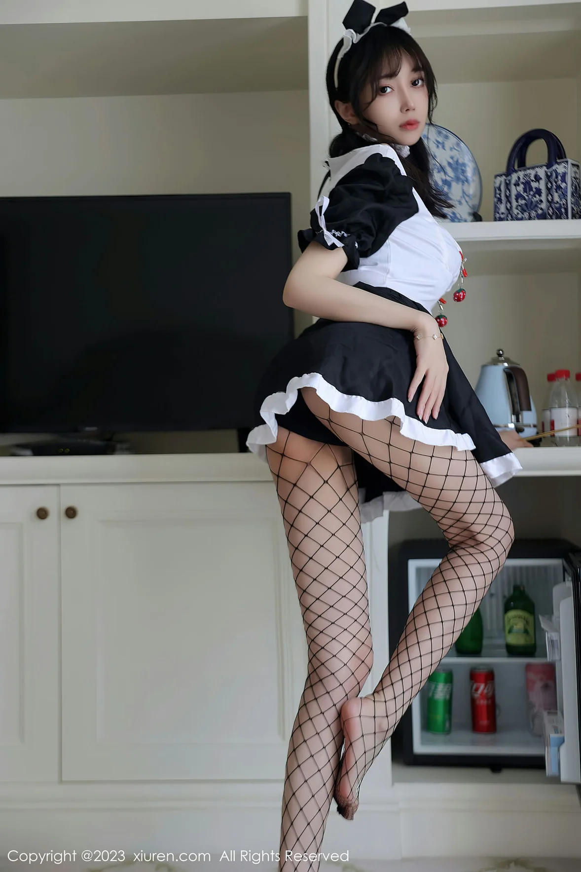 XiuRen 秀人 No.7217 玥儿玥er 黑白拼色女仆杭州旅拍 [76P]插图7
