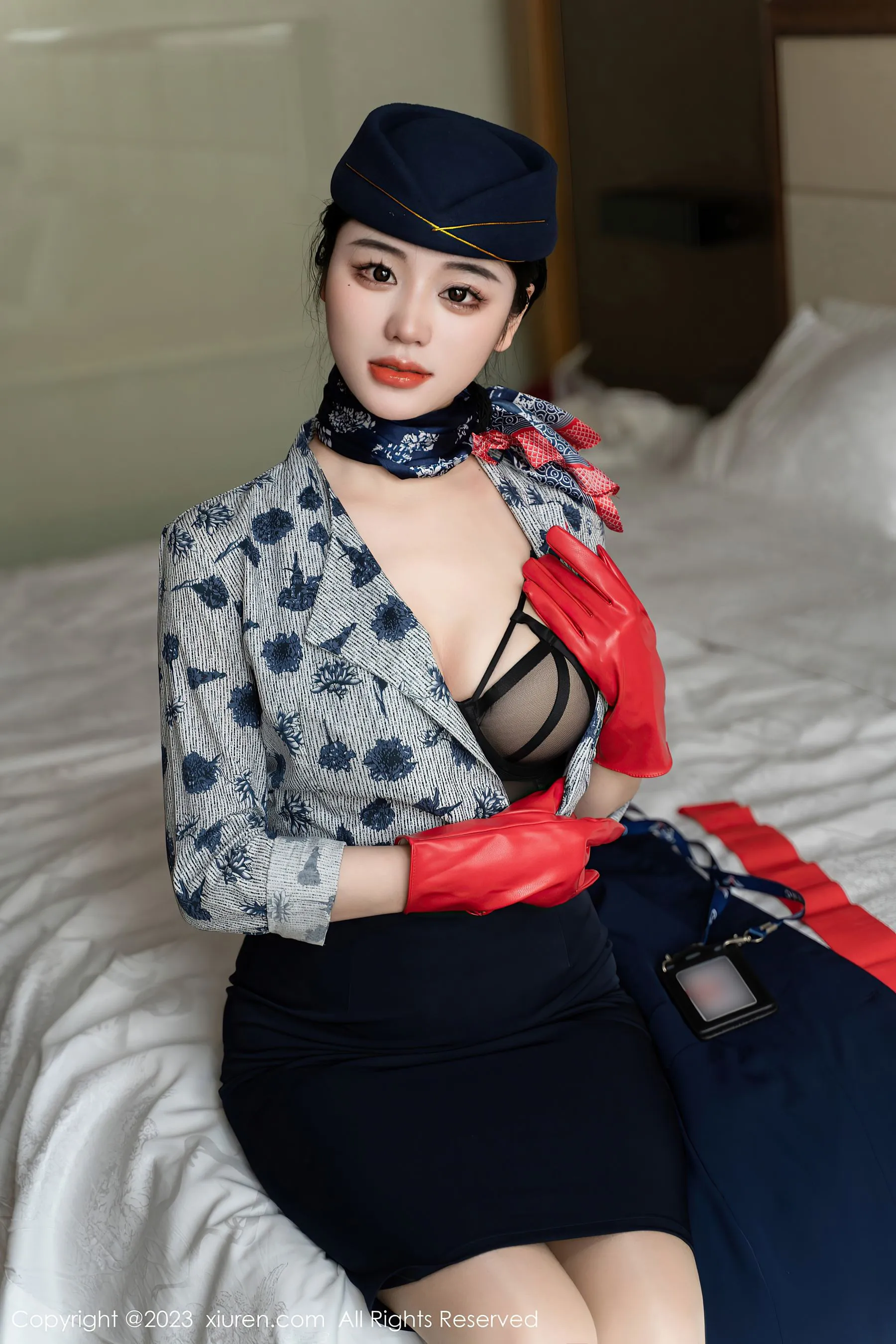秀人网 No.6790 汐汐爱吃草莓 制服美臀插图5