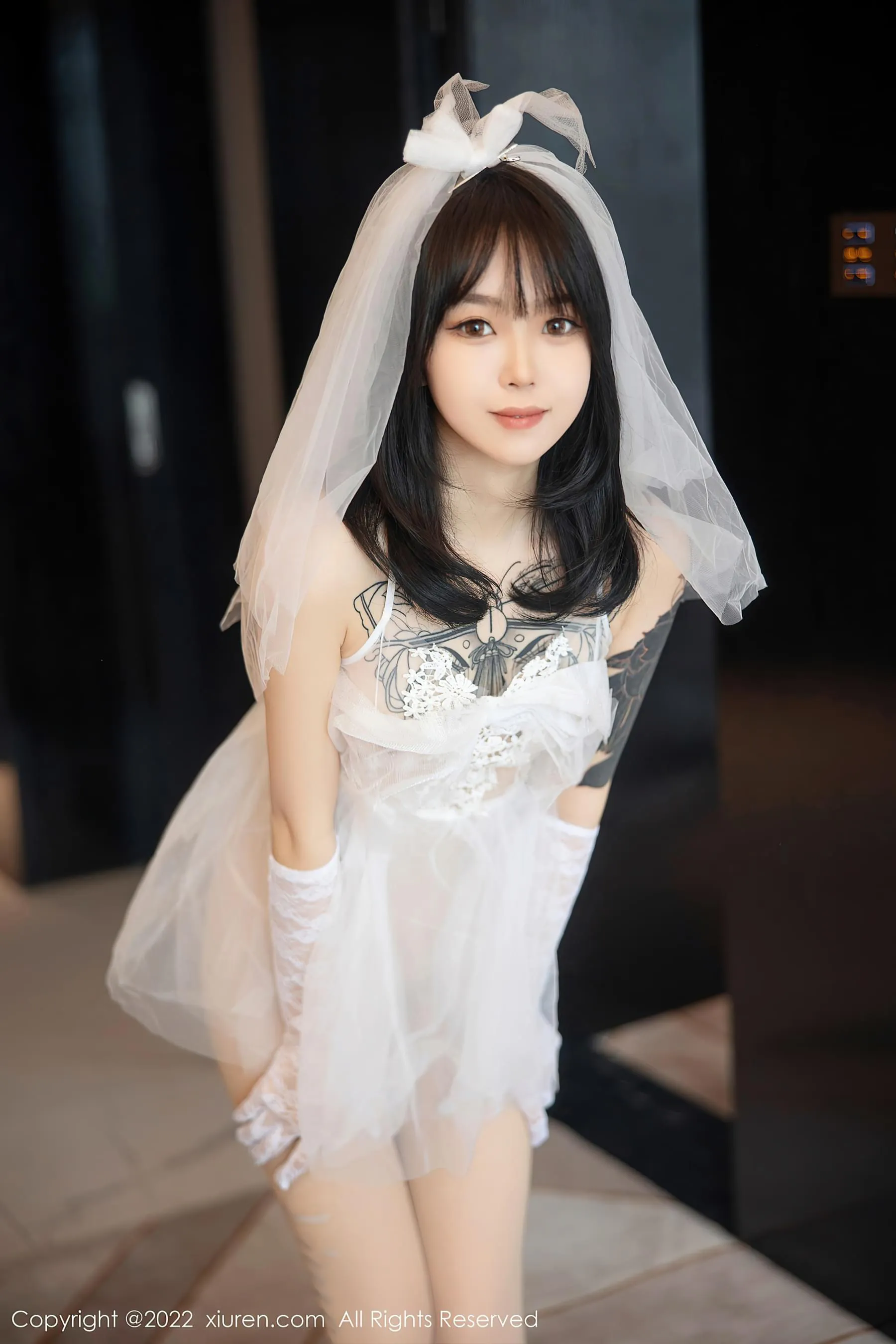 秀人网 No.5212 奶瓶. 婚纱服美腿插图1