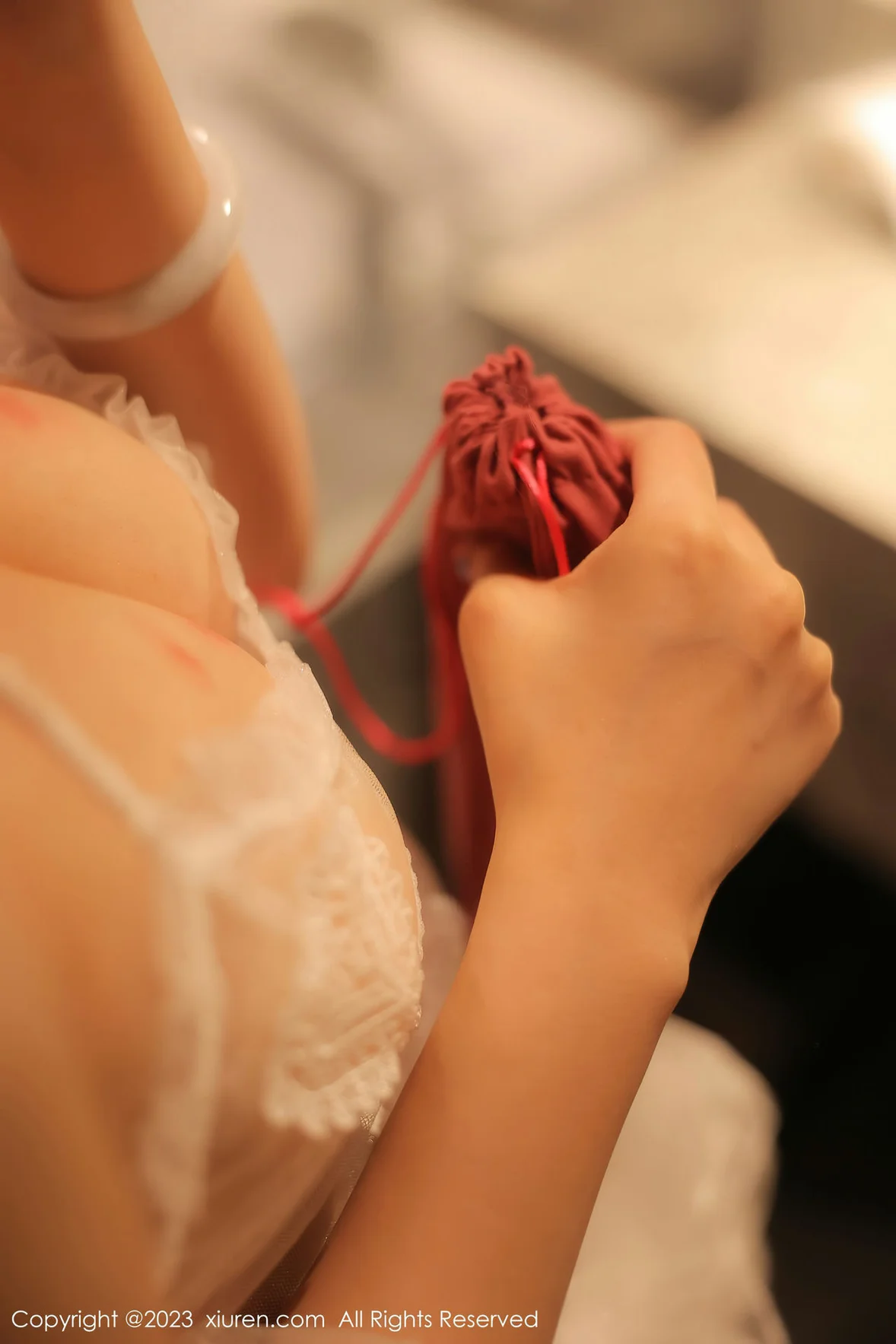 XiuRen 秀人 No.7218 汐汐baby 白色情趣婚纱性感写真 [78P]插图1