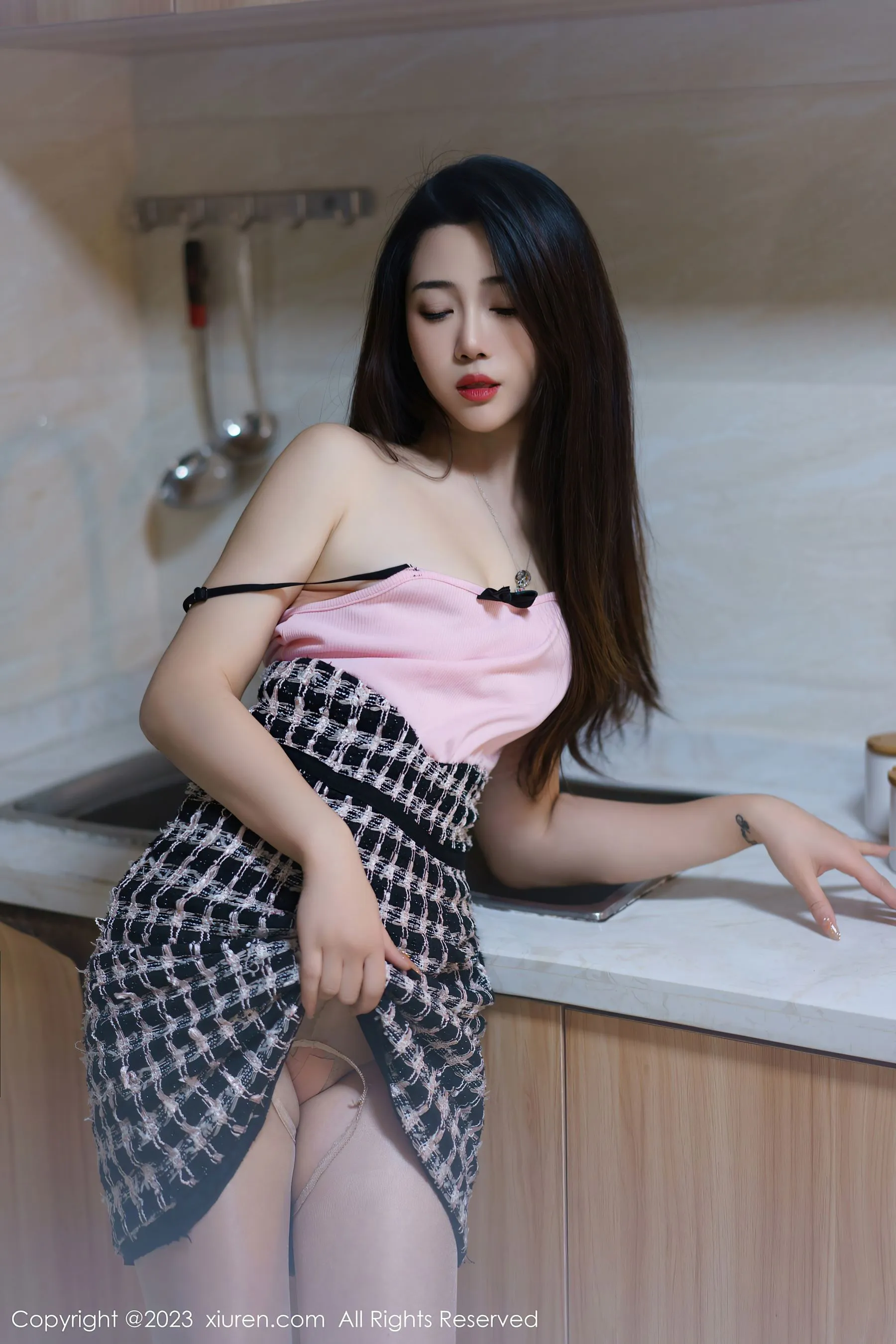秀人网 No.6799 严利娅Yuliya 丰腴美臀插图3