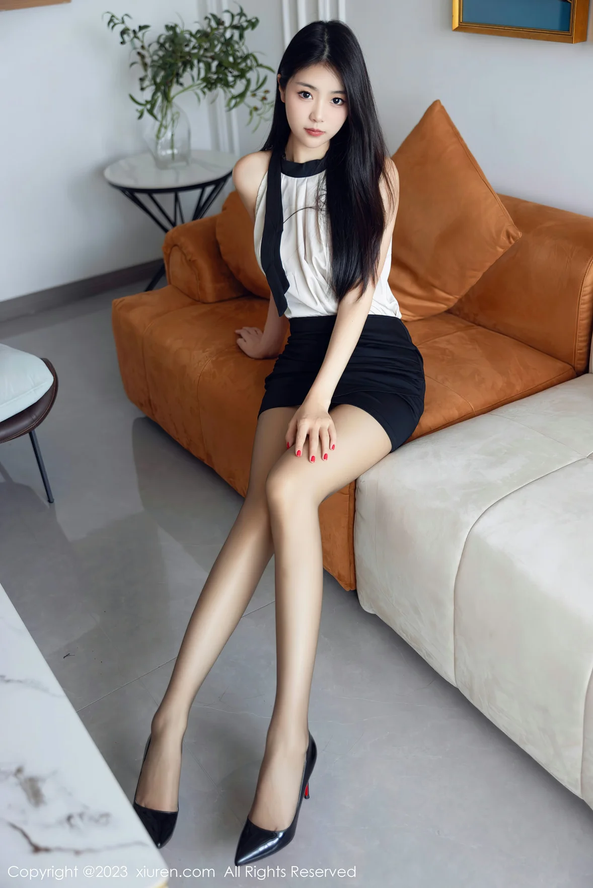 XiuRen 秀人 No.7342 可樂Vicky 拼色连衣短裙性感写真 [82P]插图7