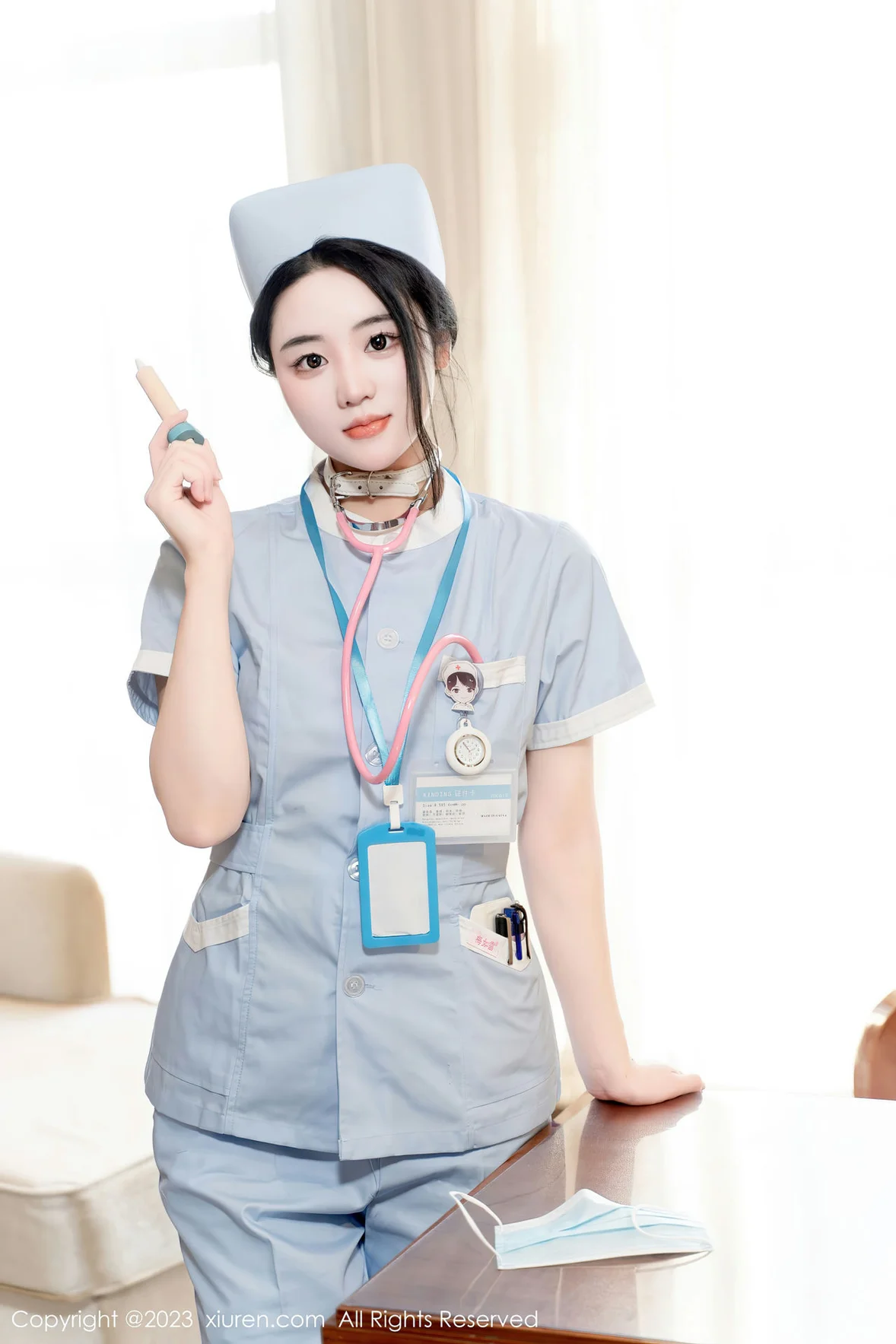 XiuRen 秀人 No.6868 汐汐爱吃草莓 护士身体柔韧软妹子 [63P]插图7